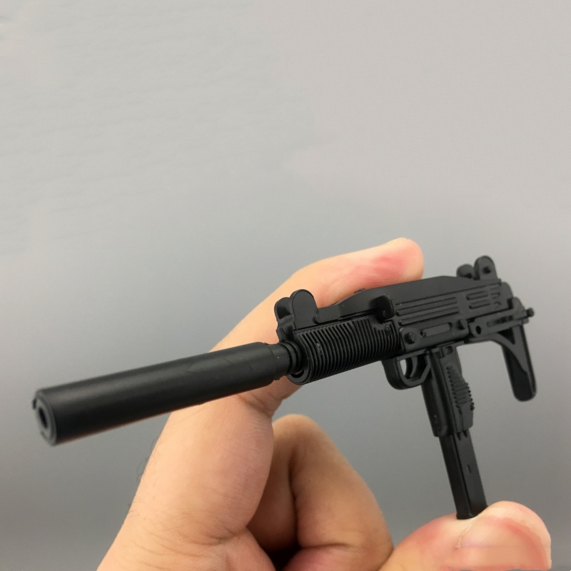 Model Kit Weapons - طقم نموذج بلاستيكي لمسدس أوزي بمقياس