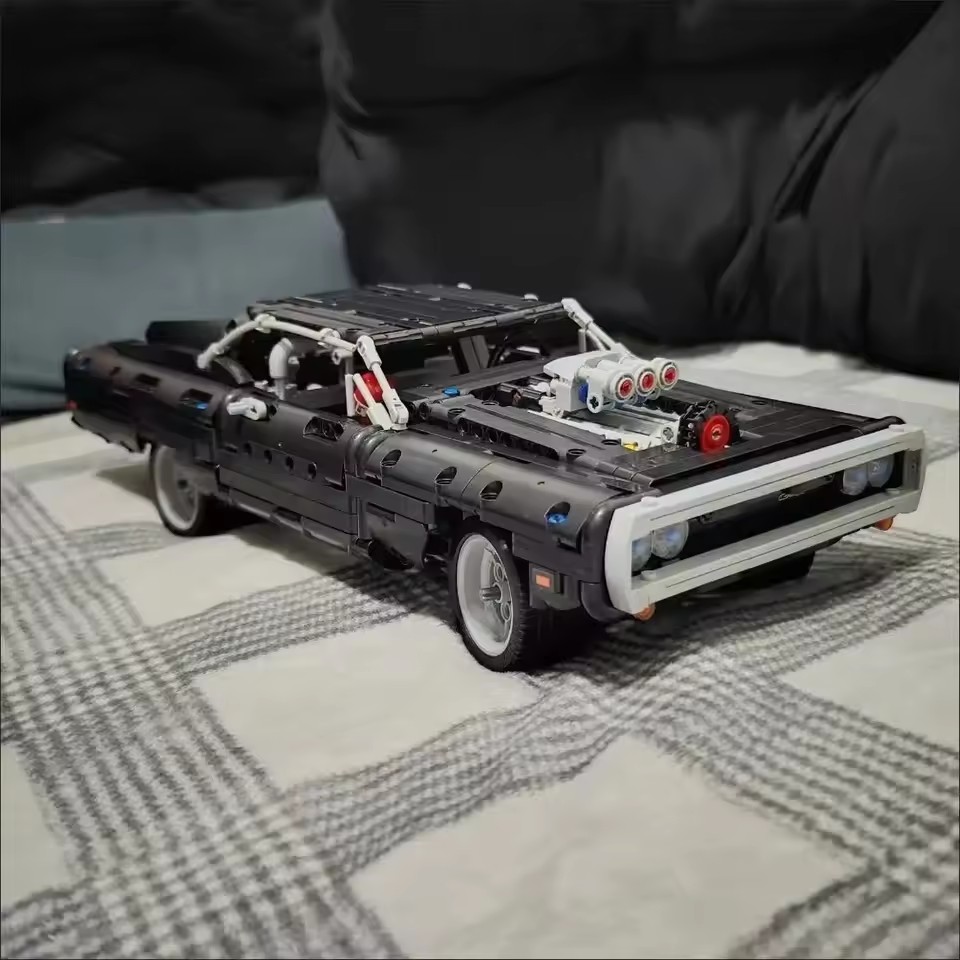 Model Kit Dodge Charger - 1077 قطعة مكعبات بناء نموذج سيارة