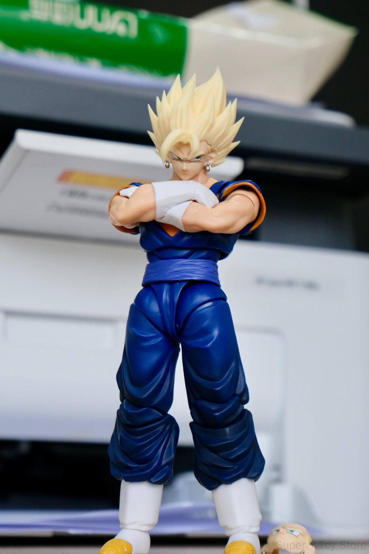 مجسم شعر فيجيتو الجديد من دراغ - مراجعة Model Kit Dragon Ball وسعره