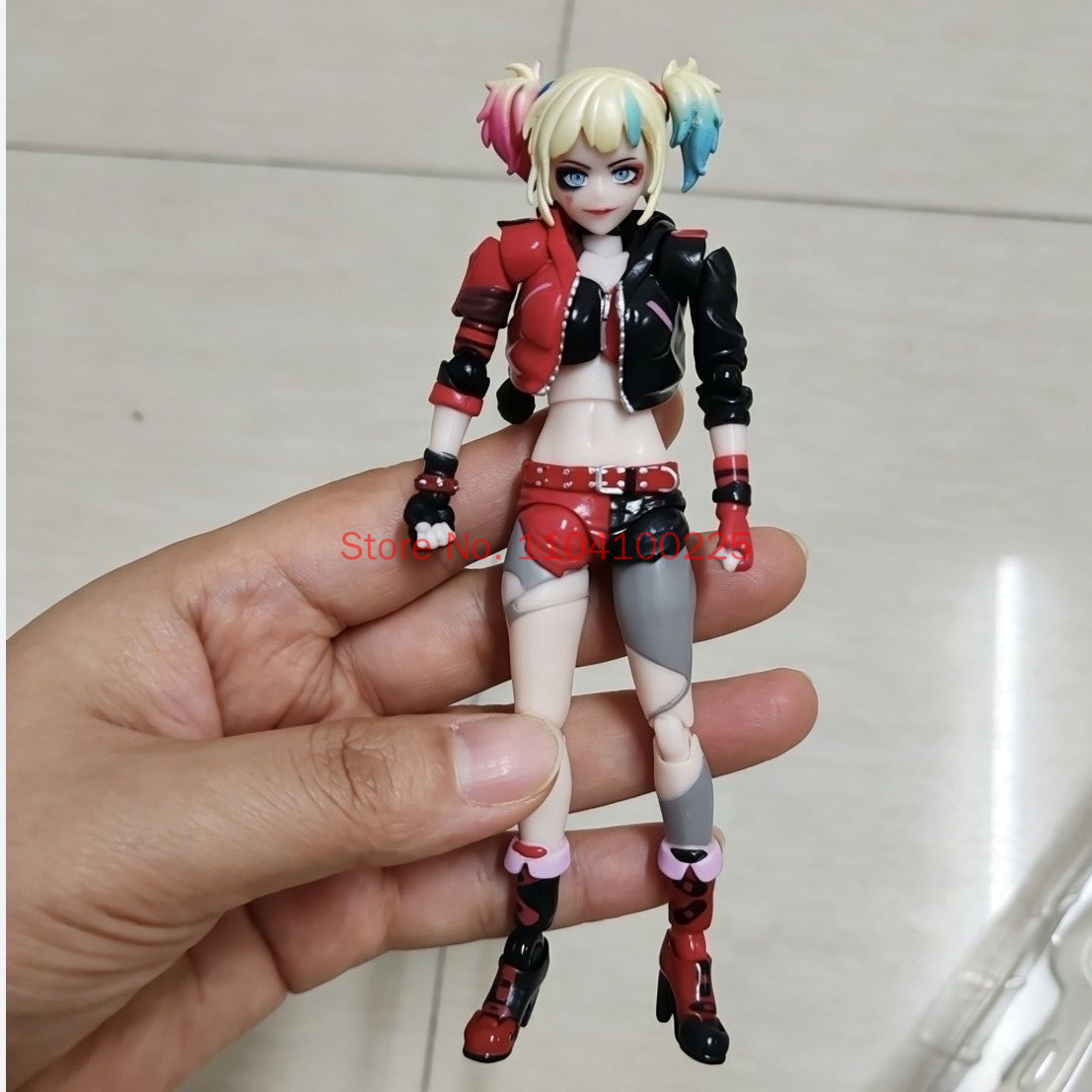 نسخة طبق الأصل! متوفرة الآن: م - مراجعة Model Kit Harley Quinn وسعره